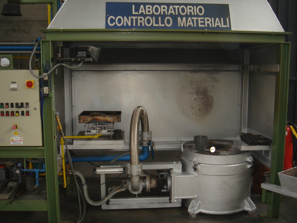 immagine laboratorio controllo materiali